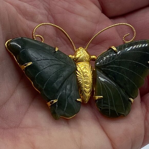 Vintage Gilded Goldtone Butterfly Brooch Pin with Carved Jade Green Wings Large - Picture 6 of 12